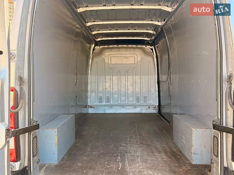 Грузовой фургон Renault Master 2011 в Броварах