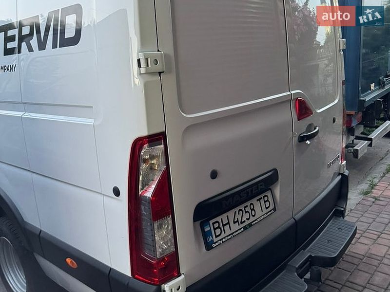 Грузовой фургон Renault Master 2023 в Долинской