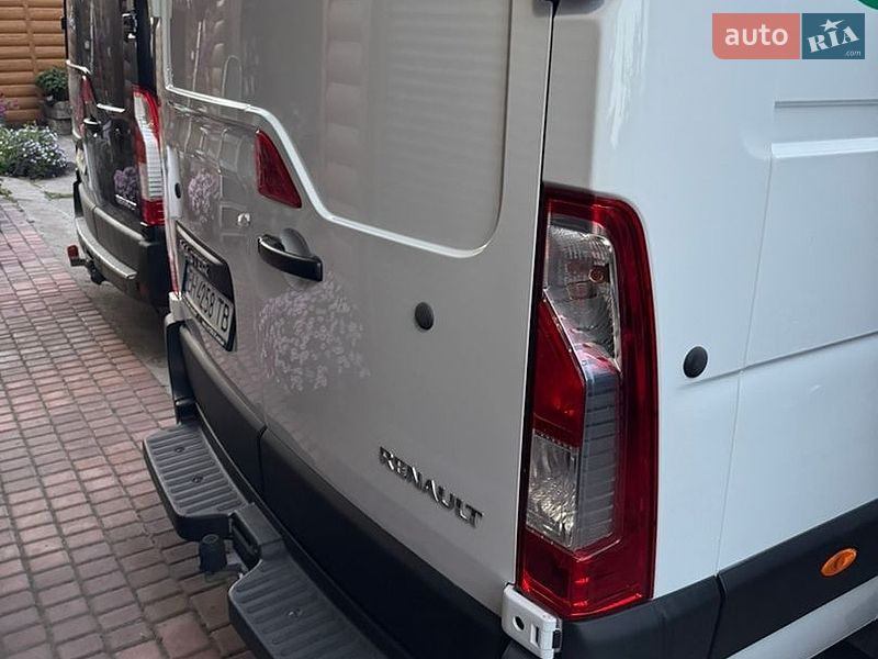 Грузовой фургон Renault Master 2023 в Долинской