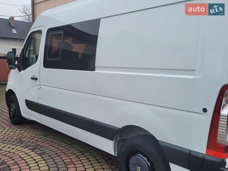 Вантажопасажирський фургон Renault Master 2013 в Мостиській