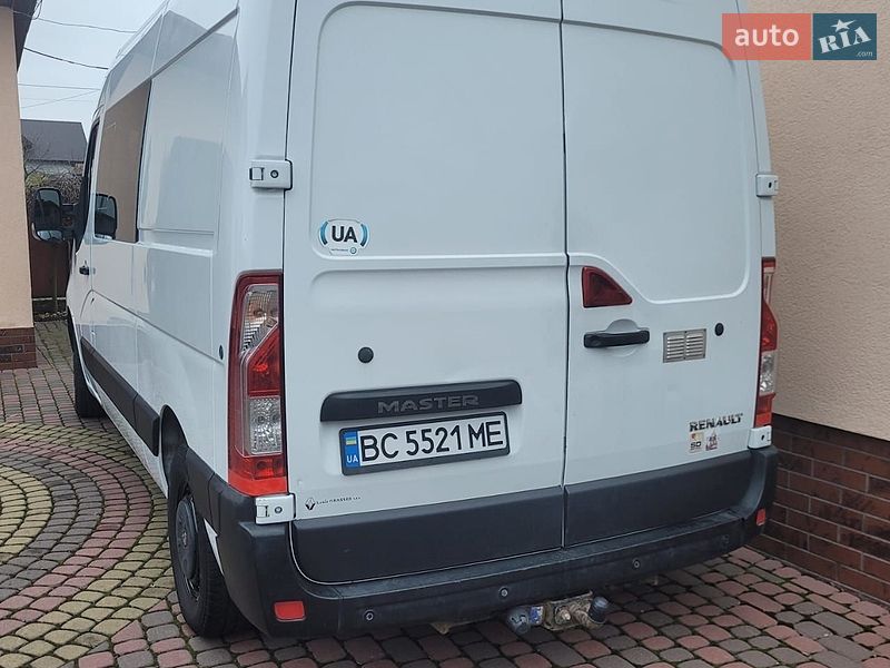 Вантажопасажирський фургон Renault Master 2013 в Мостиській