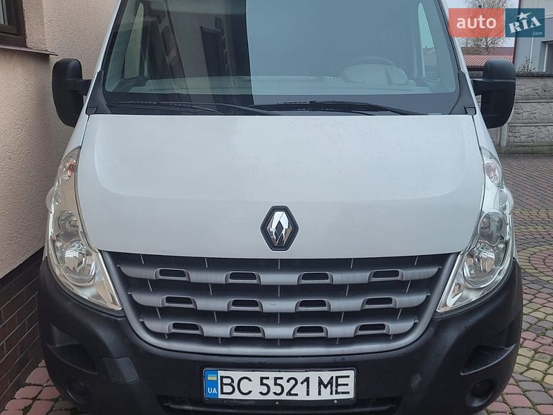Вантажопасажирський фургон Renault Master 2013 в Мостиській
