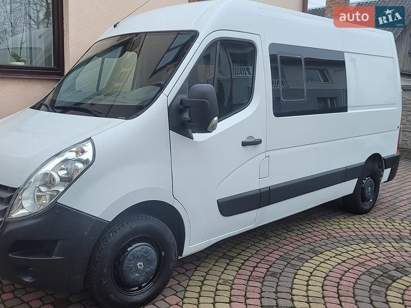 Вантажопасажирський фургон Renault Master 2013 в Мостиській