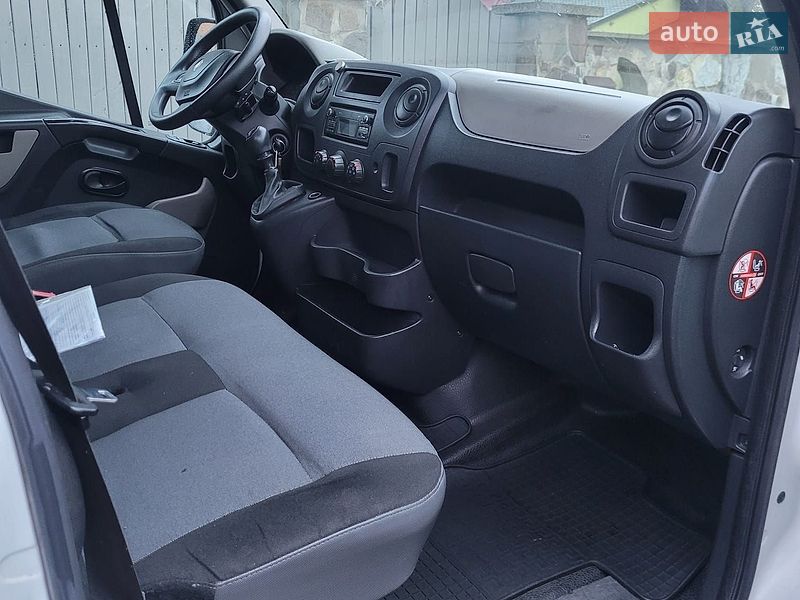 Вантажопасажирський фургон Renault Master 2013 в Мостиській