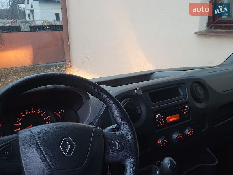 Вантажопасажирський фургон Renault Master 2013 в Мостиській