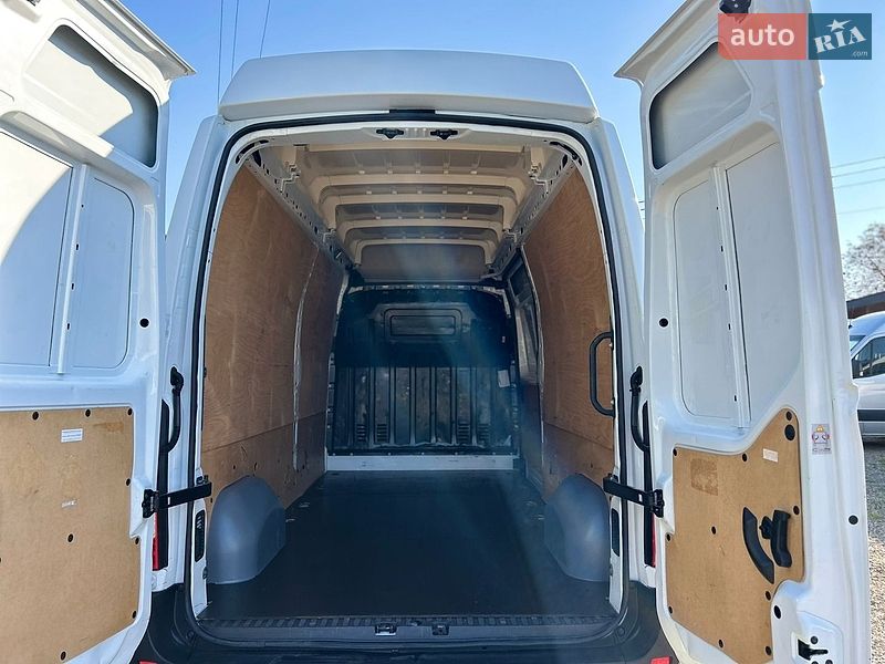Грузовой фургон Renault Master 2021 в Хусте