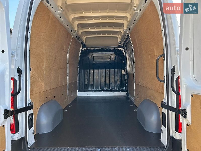 Грузовой фургон Renault Master 2021 в Хусте