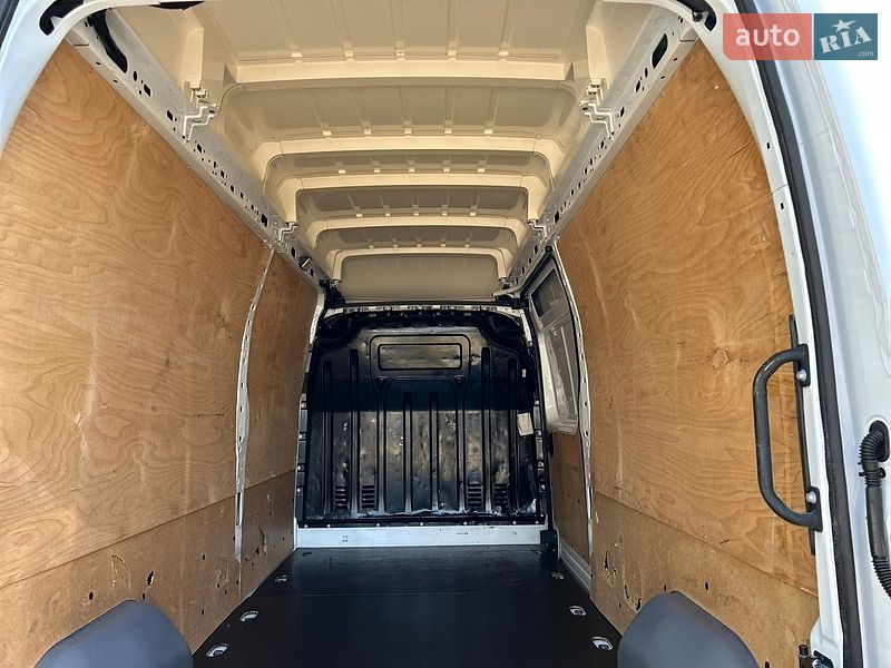 Грузовой фургон Renault Master 2021 в Хусте