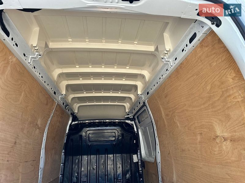 Грузовой фургон Renault Master 2021 в Хусте