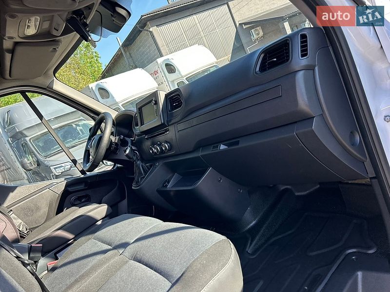 Грузовой фургон Renault Master 2021 в Хусте