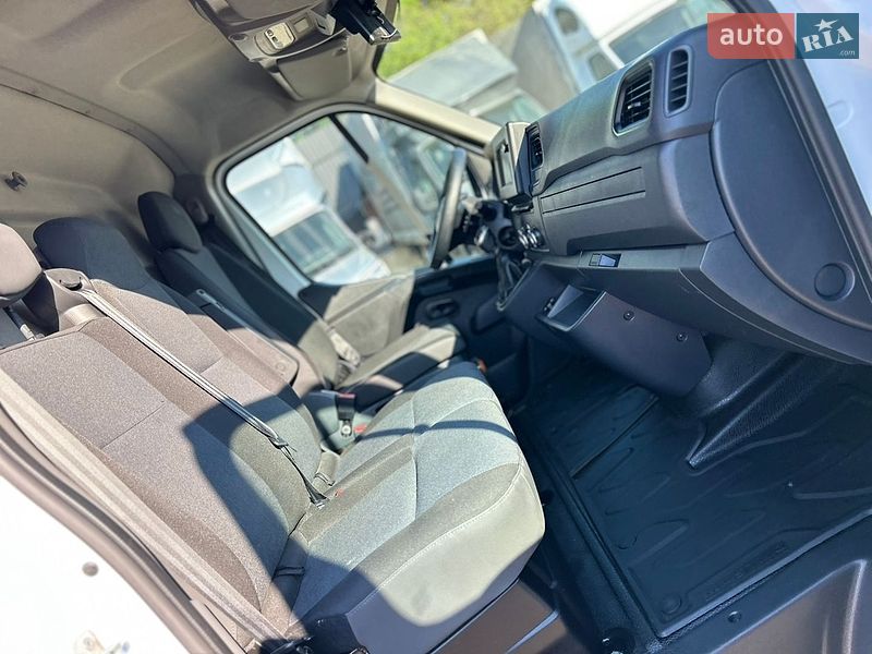 Грузовой фургон Renault Master 2021 в Хусте