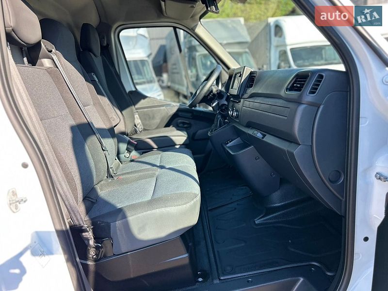 Грузовой фургон Renault Master 2021 в Хусте
