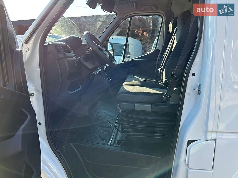 Грузовой фургон Renault Master 2021 в Хусте