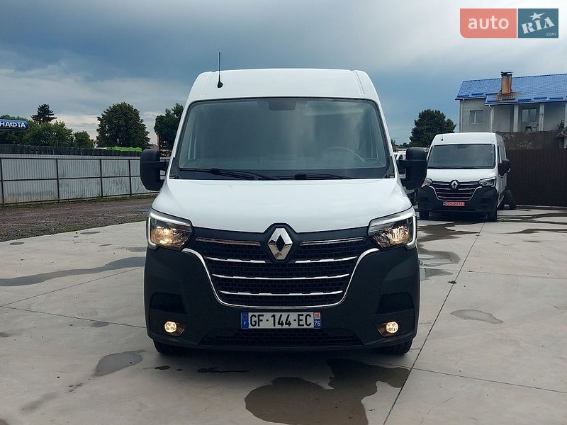 Грузовой фургон Renault Master 2022 в Млинове