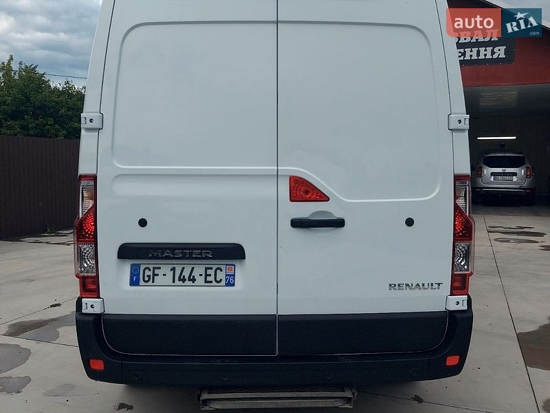 Грузовой фургон Renault Master 2022 в Млинове