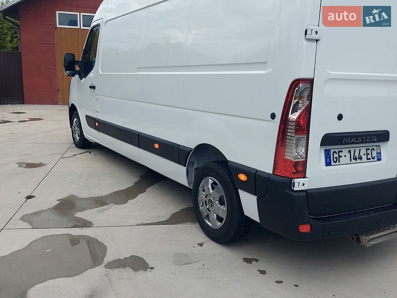 Грузовой фургон Renault Master 2022 в Млинове
