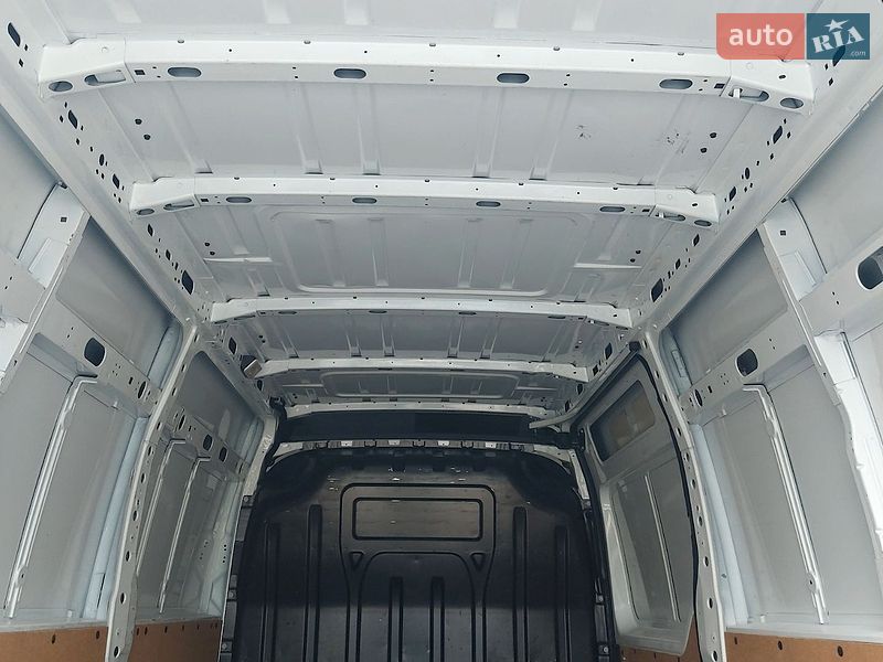 Грузовой фургон Renault Master 2022 в Млинове
