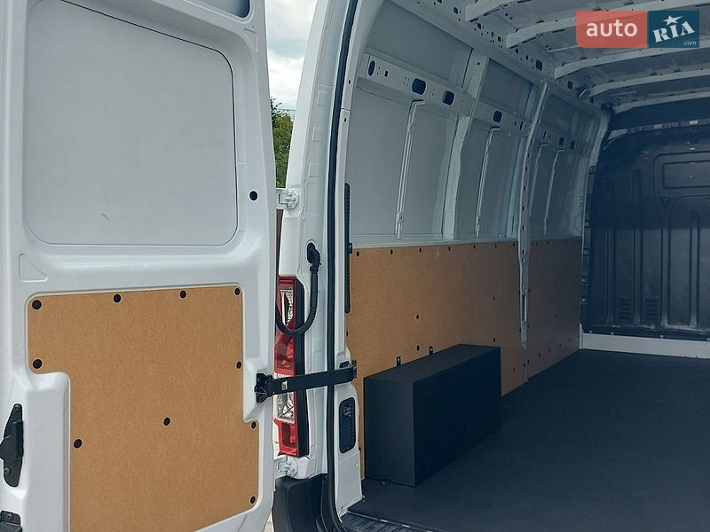Грузовой фургон Renault Master 2022 в Млинове