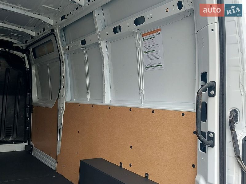 Грузовой фургон Renault Master 2022 в Млинове