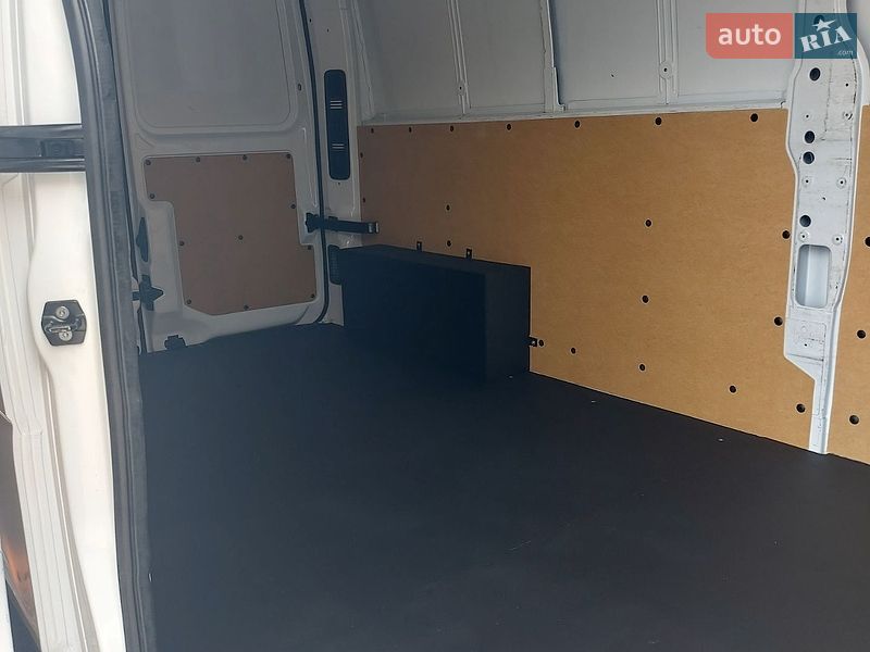 Грузовой фургон Renault Master 2022 в Млинове