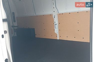 Грузовой фургон Renault Master 2022 в Млинове