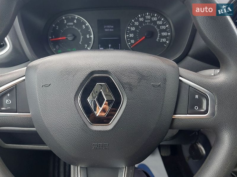Грузовой фургон Renault Master 2022 в Млинове