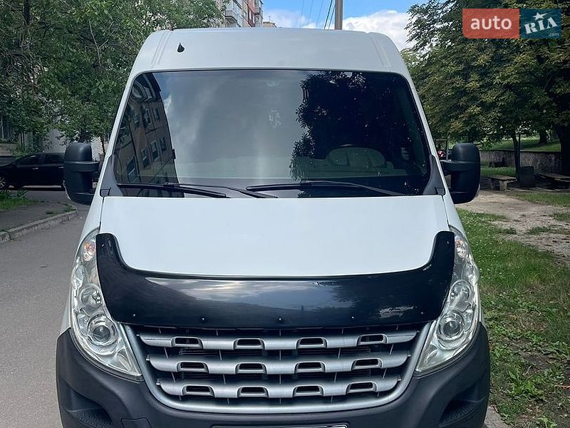 Грузовой фургон Renault Master