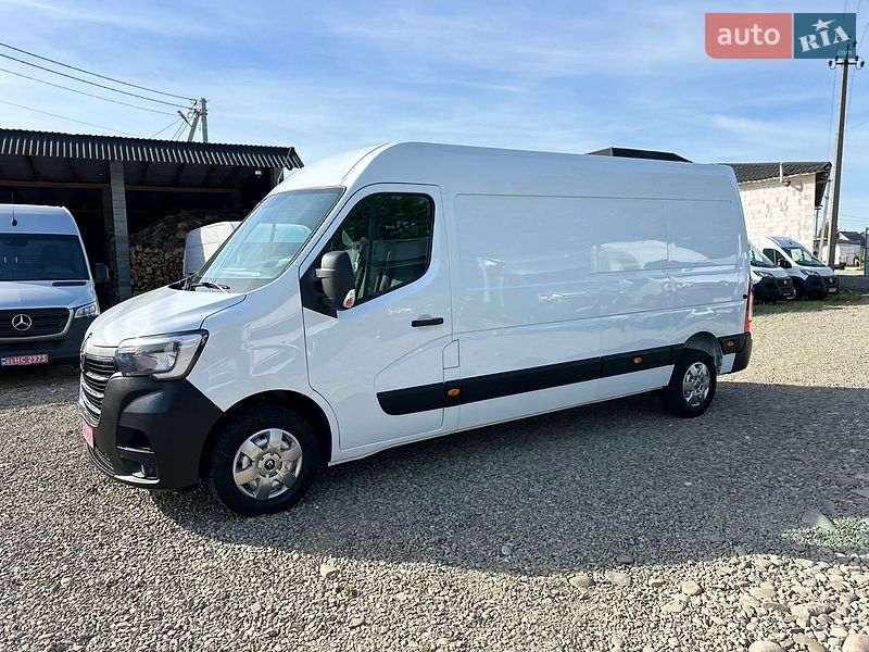 Грузовой фургон Renault Master 2022 в Хусте