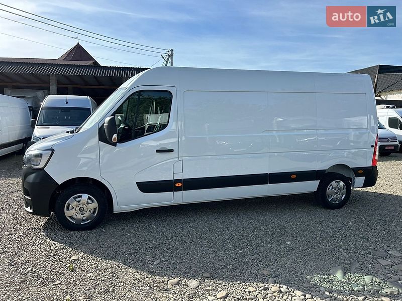 Грузовой фургон Renault Master 2022 в Хусте
