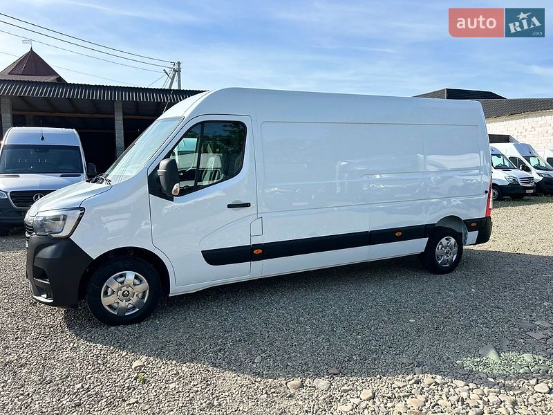 Грузовой фургон Renault Master 2022 в Хусте