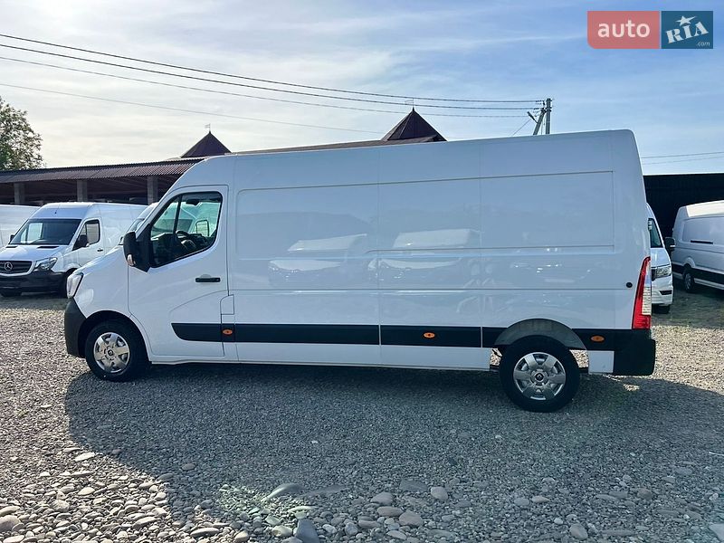 Грузовой фургон Renault Master 2022 в Хусте