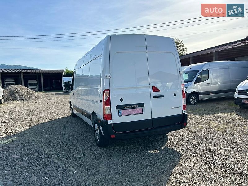 Грузовой фургон Renault Master 2022 в Хусте
