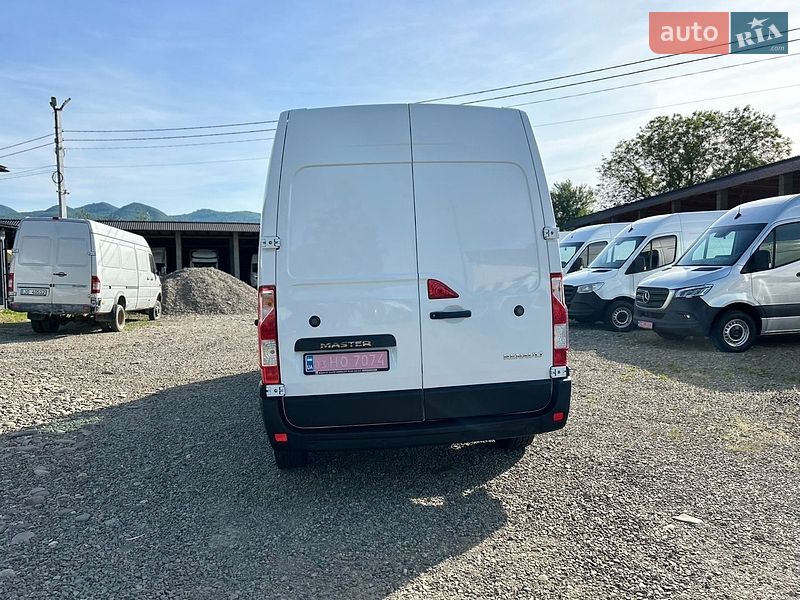Грузовой фургон Renault Master 2022 в Хусте