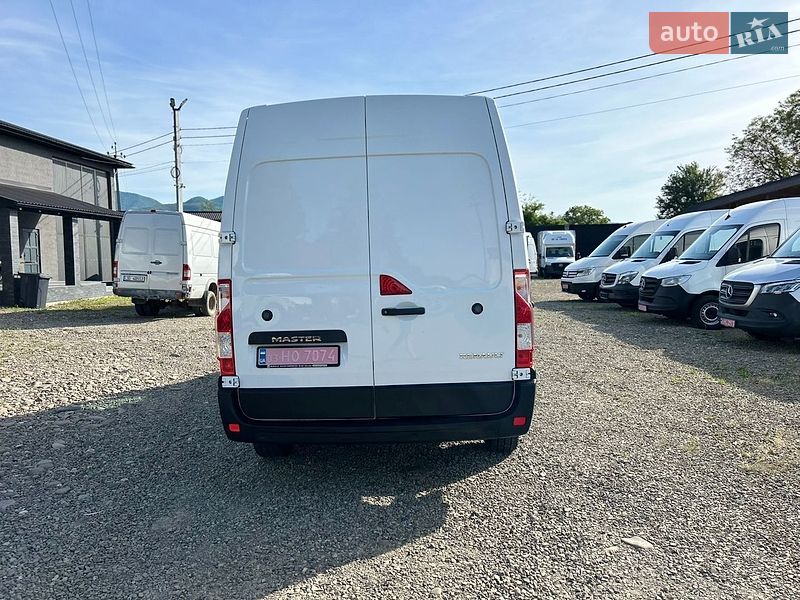 Грузовой фургон Renault Master 2022 в Хусте