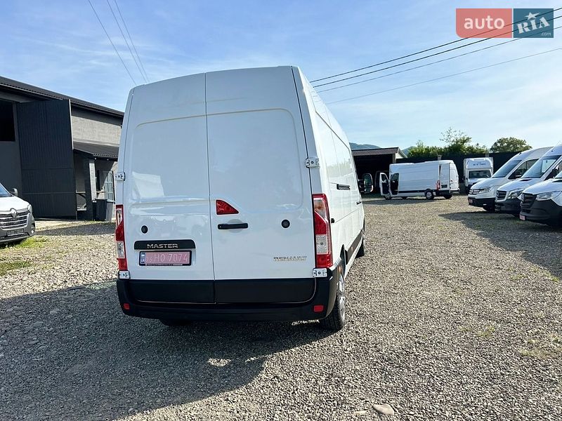 Грузовой фургон Renault Master 2022 в Хусте