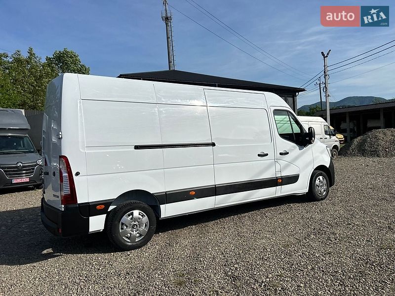 Грузовой фургон Renault Master 2022 в Хусте