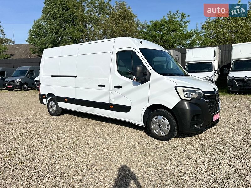 Грузовой фургон Renault Master 2022 в Хусте