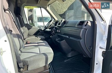 Грузовой фургон Renault Master 2022 в Хусте