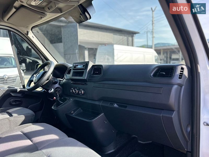 Грузовой фургон Renault Master 2022 в Хусте