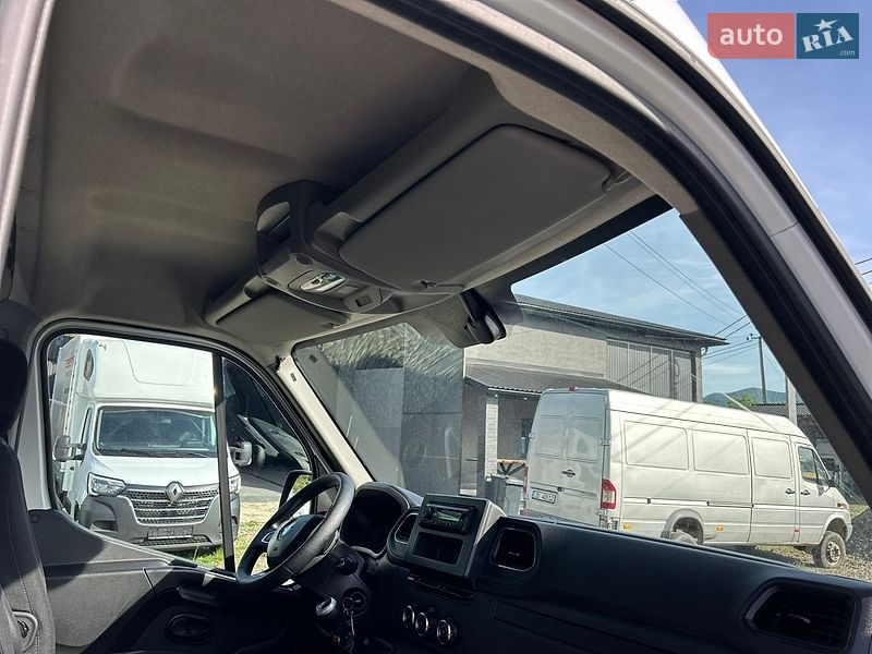 Грузовой фургон Renault Master 2022 в Хусте