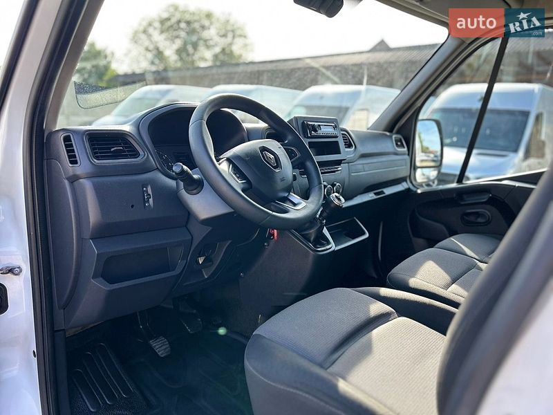 Грузовой фургон Renault Master 2022 в Хусте