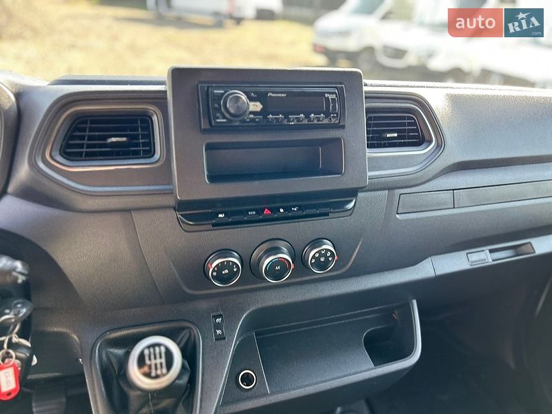 Грузовой фургон Renault Master 2022 в Хусте