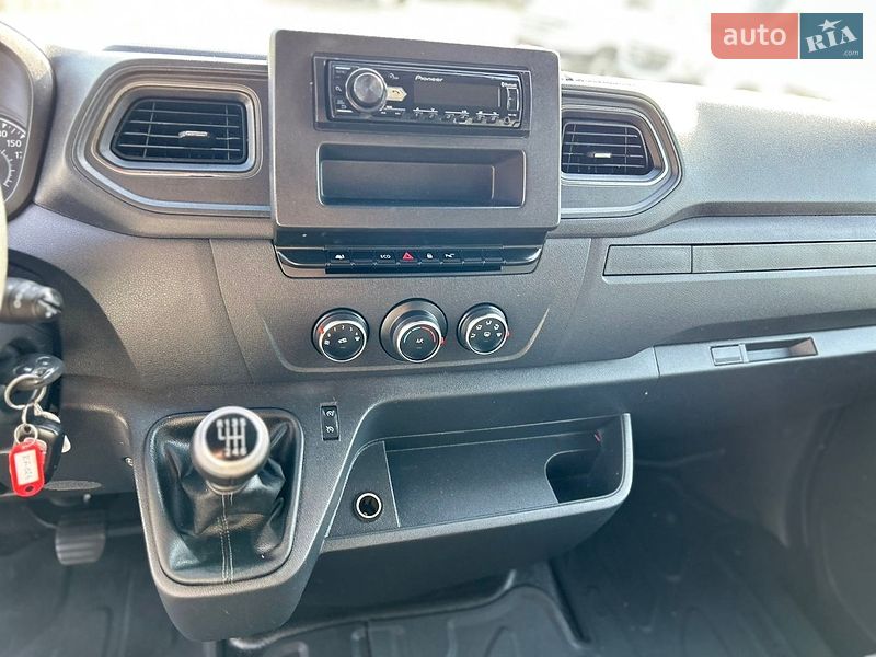 Грузовой фургон Renault Master 2022 в Хусте