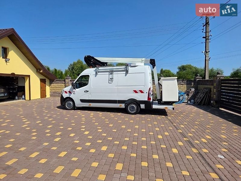 Спецтехніка Renault Master