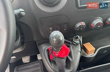 Вантажний фургон Renault Master 2017 в Новояворівську