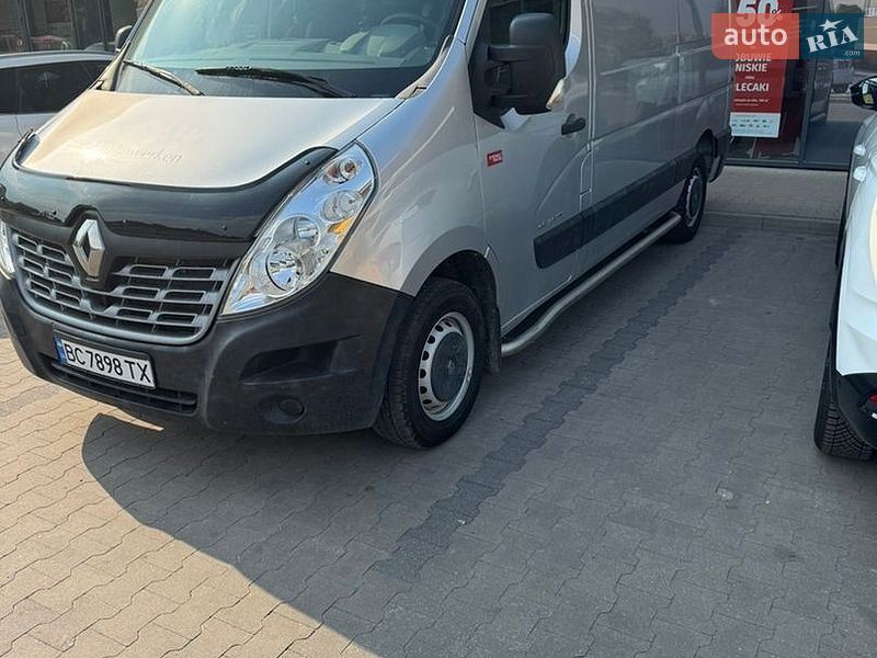 Вантажний фургон Renault Master 2017 в Новояворівську