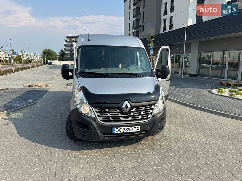 Вантажний фургон Renault Master 2017 в Новояворівську