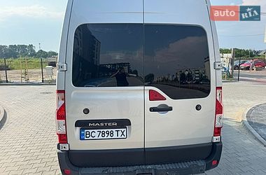 Вантажний фургон Renault Master 2017 в Новояворівську