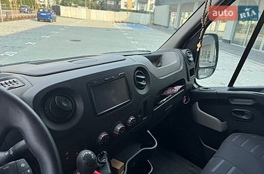 Вантажний фургон Renault Master 2017 в Новояворівську