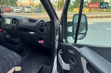 Вантажний фургон Renault Master 2017 в Новояворівську